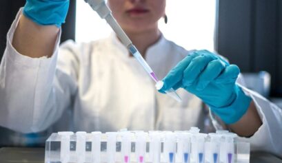 Nutrigenetik risk paneli için genetik ve epigenetik verilerin analizini gösteren bilgi görseli.