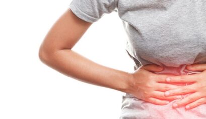 Gastrik bypass sonrası marjinal ülserin mide–ince bağırsak anastomoz hattında oluşumunu gösteren şematik görsel.