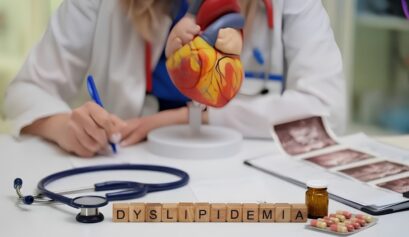 Dislipidemi 2026 kılavuzu: LDL, ApoB ve Lp(a) parçacıklarının damar duvarındaki etkisini gösteren illüstrasyon